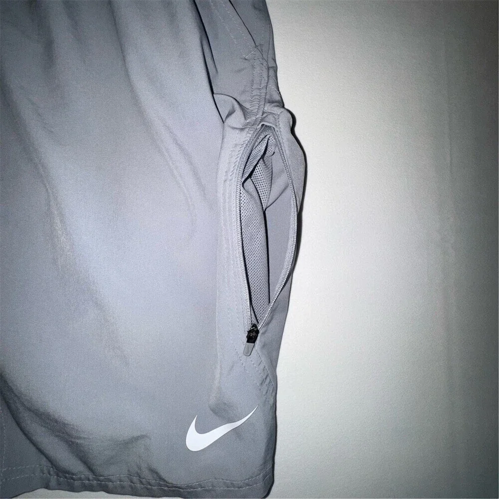Nike Dri-FIT Men's Training Shorts Gray Size M Elastic Waist‎ Drawstring